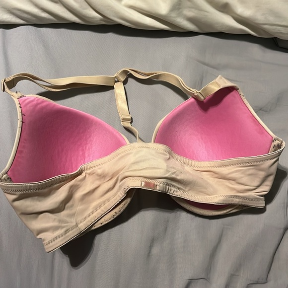 Razor back bra
Brand: PINK
Size: 34DD
Front clasp - Picture 2 of 2